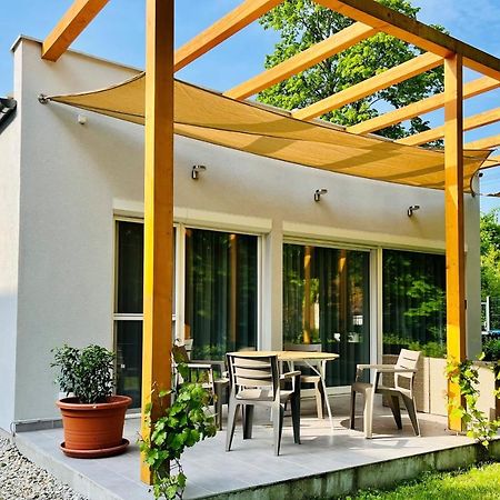 Aranygesztenye Apartmanhaz Balatonudvari Exterior foto