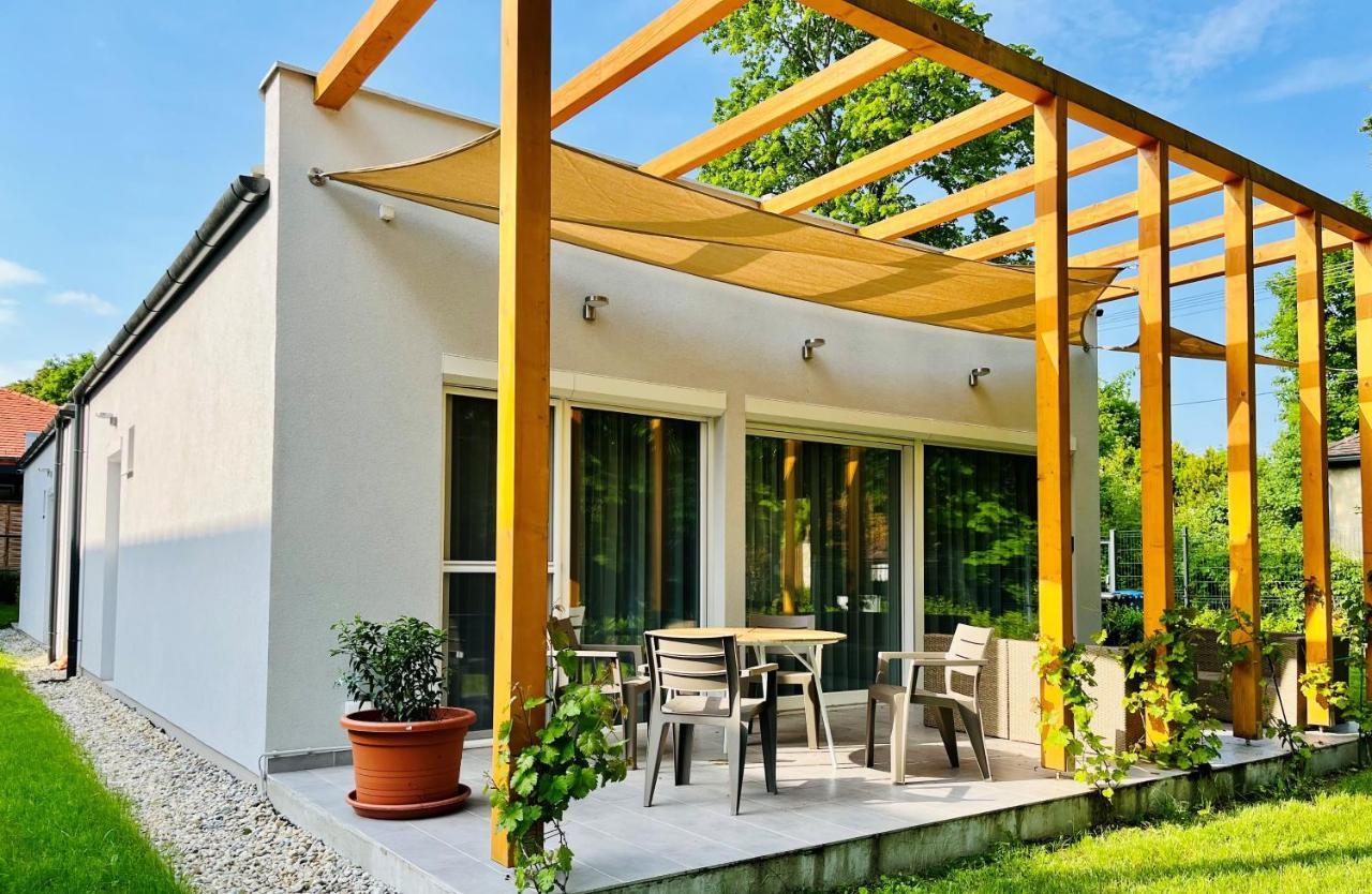 Aranygesztenye Apartmanhaz Balatonudvari Exterior foto
